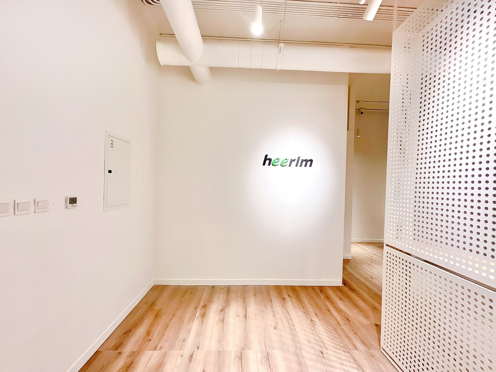 Energy management system (BEMS) in Riyadh, Saudi Arabia - Hanjin E&T smart building solutions