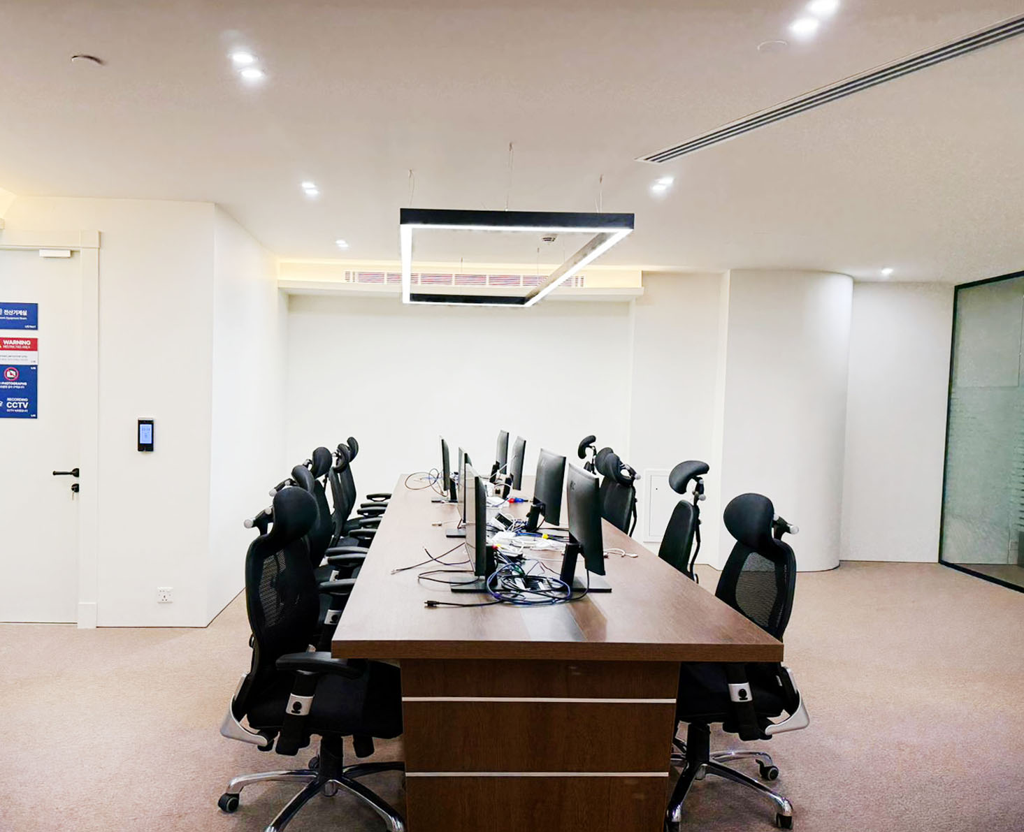 Office fit-out Riyadh – LIG NEX1 reception by Hanjin E&T